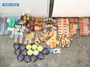 Matera, Polizia di Stato arresta 22enne rumeno per furto aggravato in due supermercati