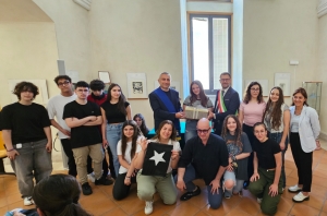 Caccia al tesoro per i 90 anni della biblioteca Stigliani organizzata dalla Provincia di Matera: entusiasmo alle stelle per gli alunni del liceo Duni.