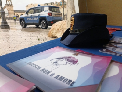 Atti persecutori: ordinanza applicativa della permanenza in casa eseguita dalla Polizia di Stato di Matera.