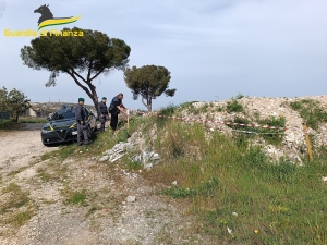 GDF MATERA: MAXI SEQUESTRO DI MC 25.600 DI RIFIUTI E DI UN’AREA DI MQ 12.310 NEL PRE-PARCO DELLA MURGIA MATERANA.