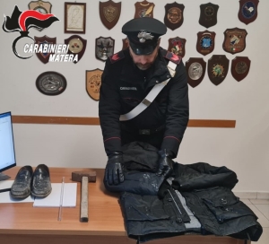 BERNALDA: I CARABINIERI IDENTIFICANO E DENUNCIANO IL PRESUNTO RESPONSABILE DEL GRAVE ATTO DI DANNEGGIAMENTO PERPETRATO AI DANNI DI UNA CASA FUNERARIA, AVVENUTO IL 6 GENNAIO SCORSO