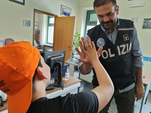 I ragazzi del “Minibasket in Piazza” visitano la Polizia di Stato di Matera